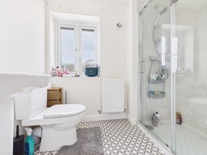 Ensuite- click for photo gallery